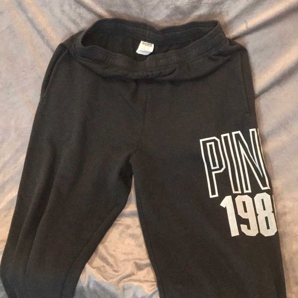 PINK VICTORIA’S SECRET SWEATS💖